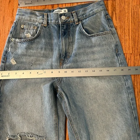 Pull&Bear Boyfriend Jeans, Distressed and Ripped Detail, High Waist, Size 4 / 25 - Picture 8 of 15